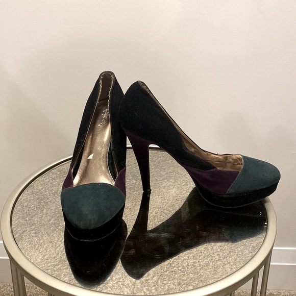 Black purple and teal heels | Size 8 - Picture 2 of 2